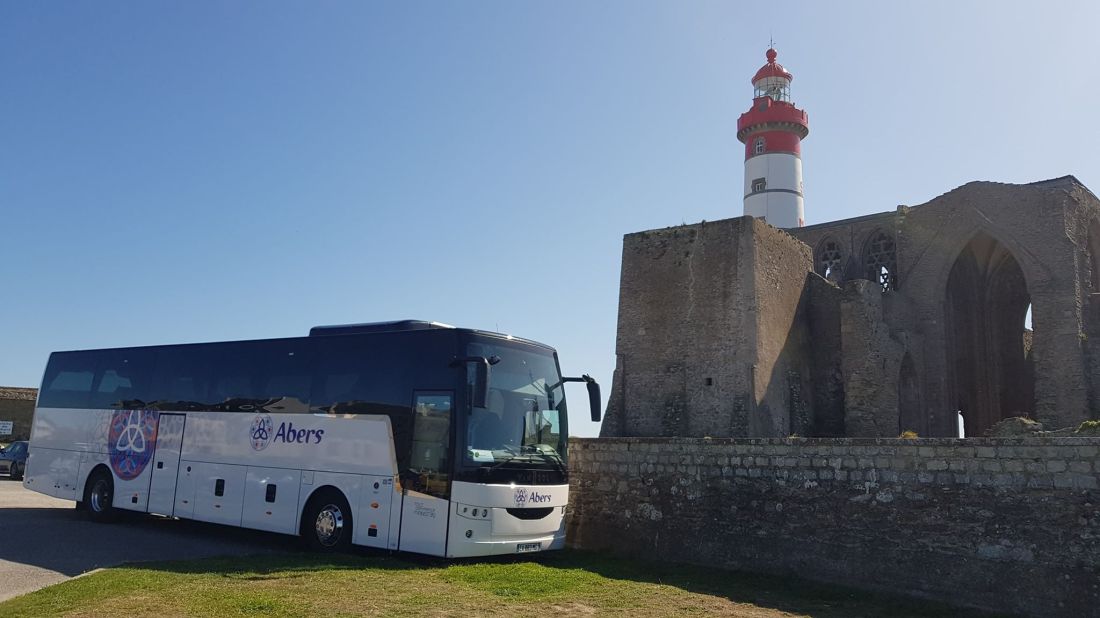 Des autocars de tourisme pour visite, le Finistère, la Bretagne et la France entière Des autocars de tourisme pour visite, le Finistère, la Bretagne et la France entière